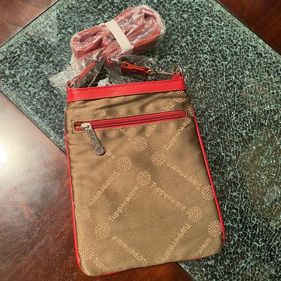 Red Tupperware Signature Crossbody Bag & Binder - Picture 4 of 16